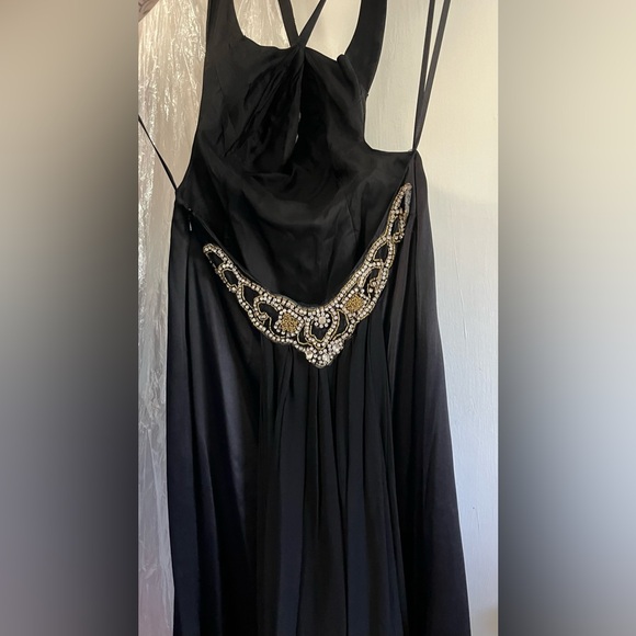 ‼️FIRM‼️EUVC Jovani 2 100% Silk Black Gown - Picture 6 of 12